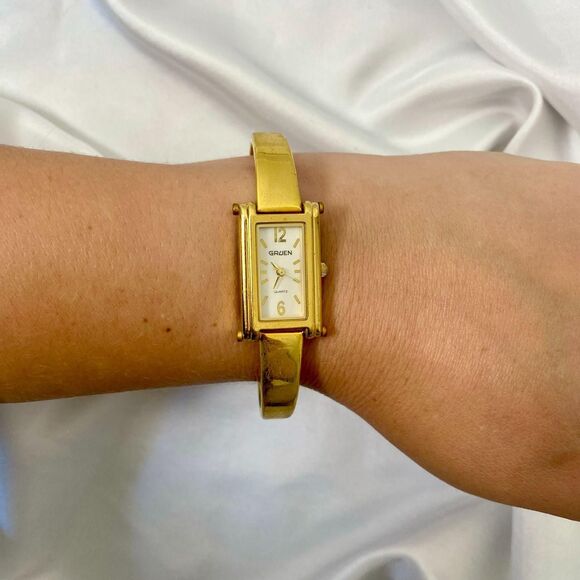 Gruen Vintage Dainty Gold Toned Slim Metal Wrist Watch - Picture 2 of 5